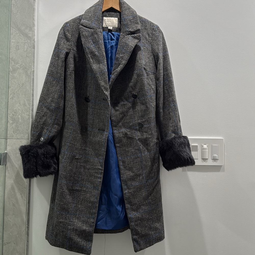 Winter coat with fur details